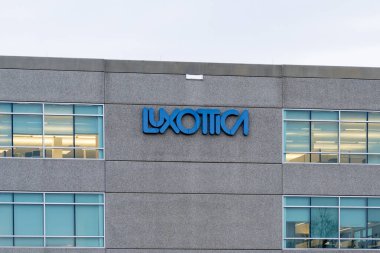 luxottica-logo-sign-headquarters-building.jpg